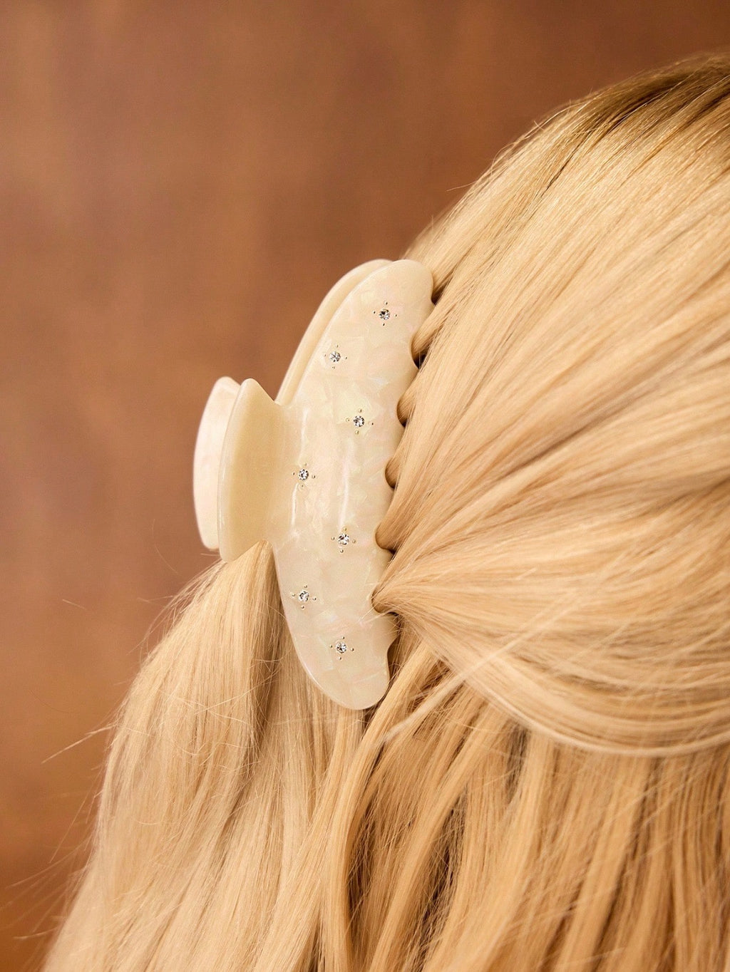 Evarin Ravine White Claw Clip