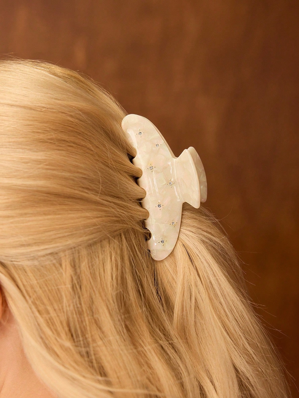 Evarin Ravine White Claw Clip