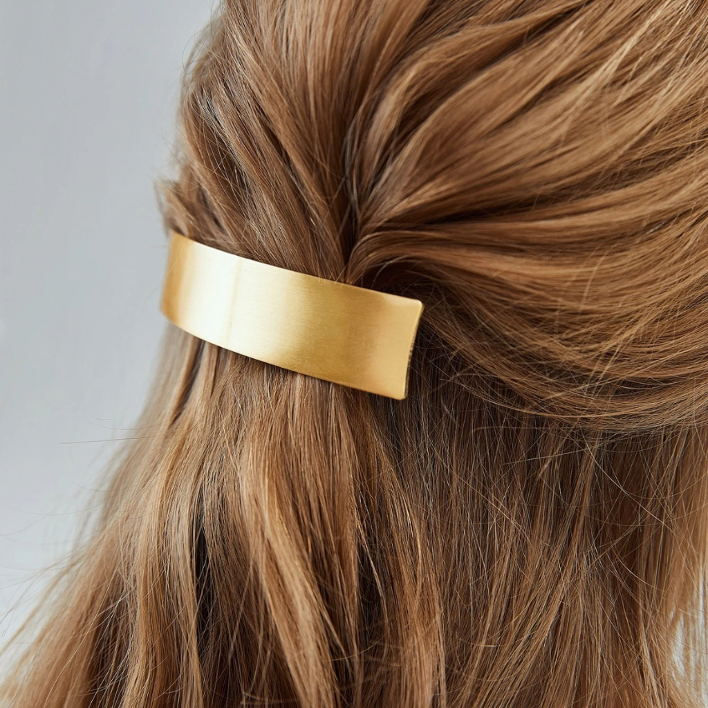 Nirella Gravine Gold Claw Clip