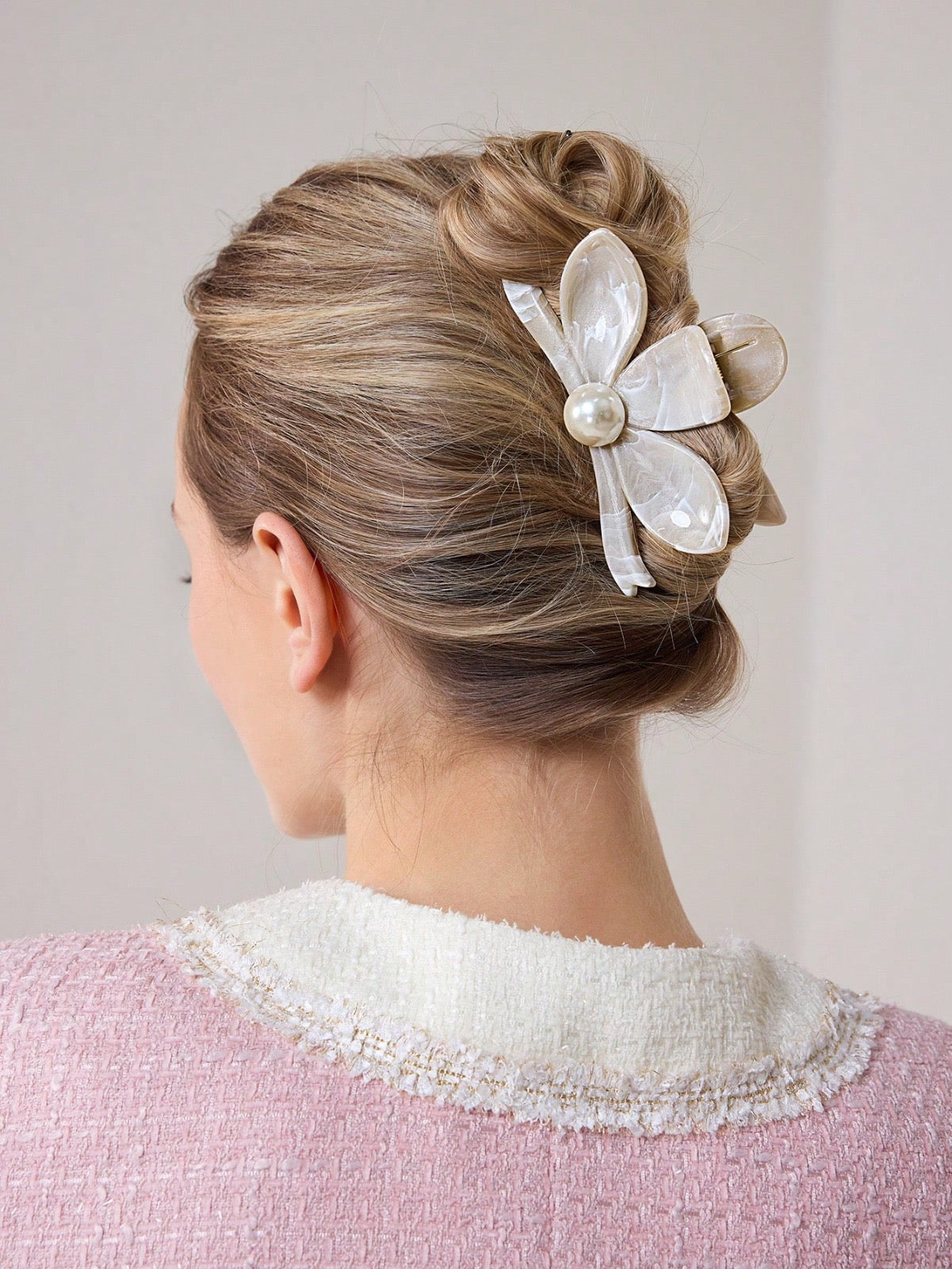 Evanor Norell White Claw Clip