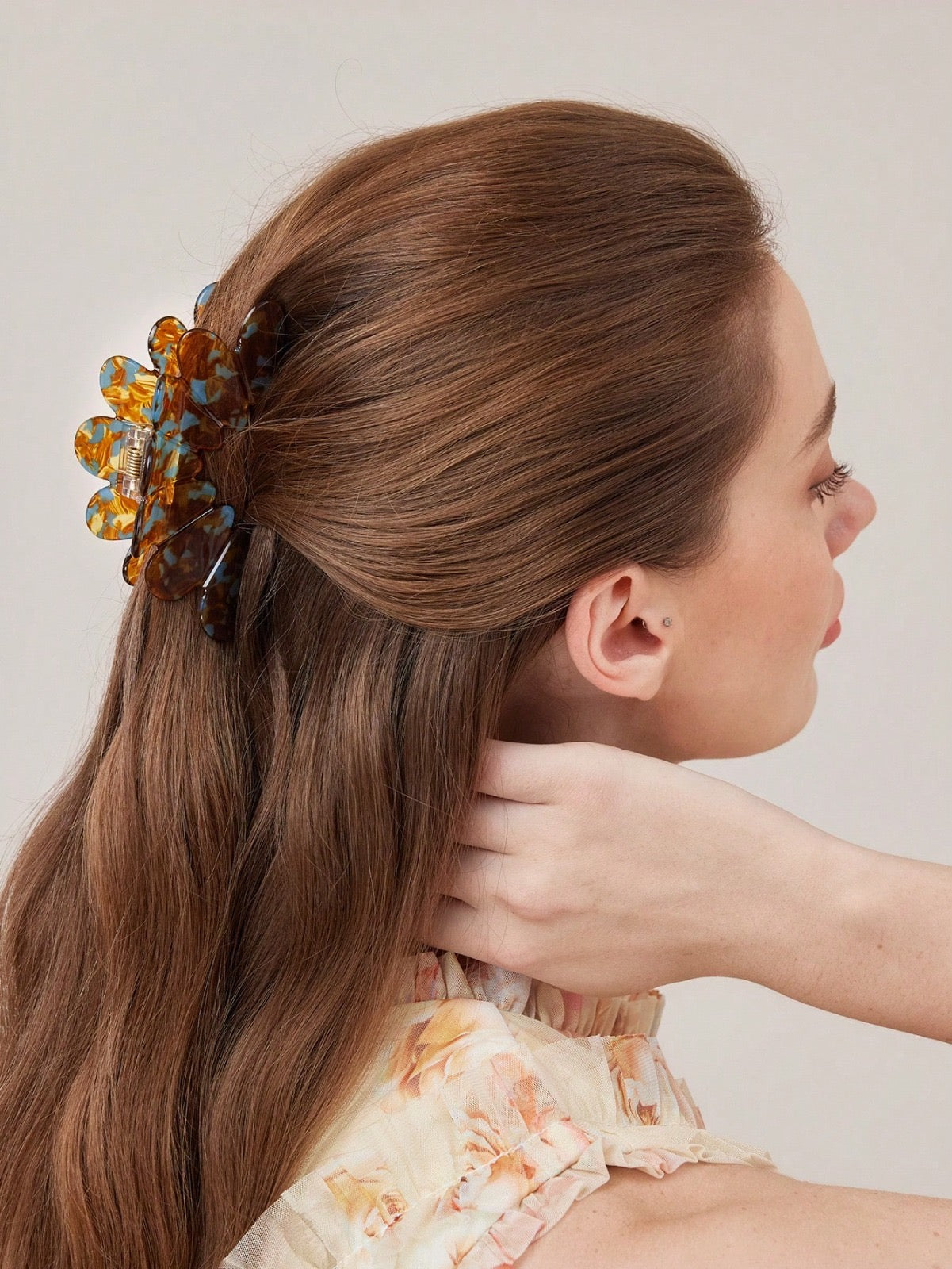 Hesvyn Feyra Brown Claw Clip