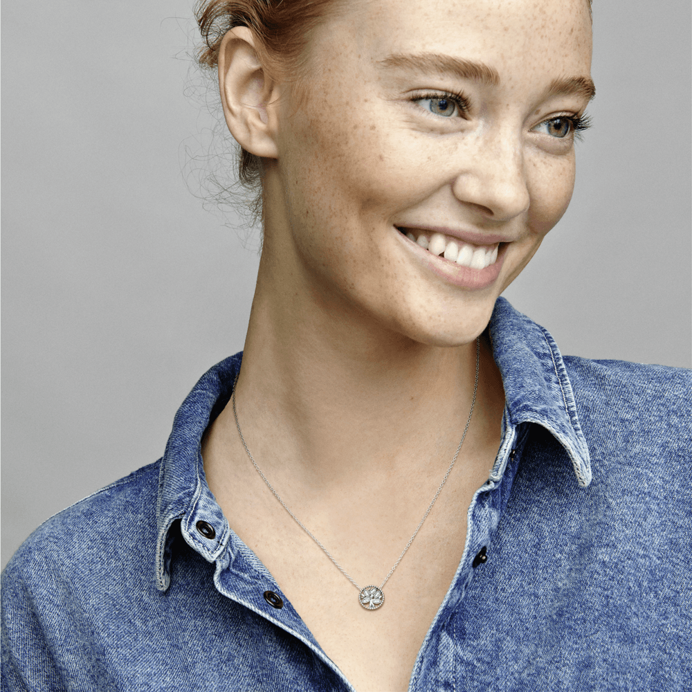 Elandra Poise  Silver Necklace